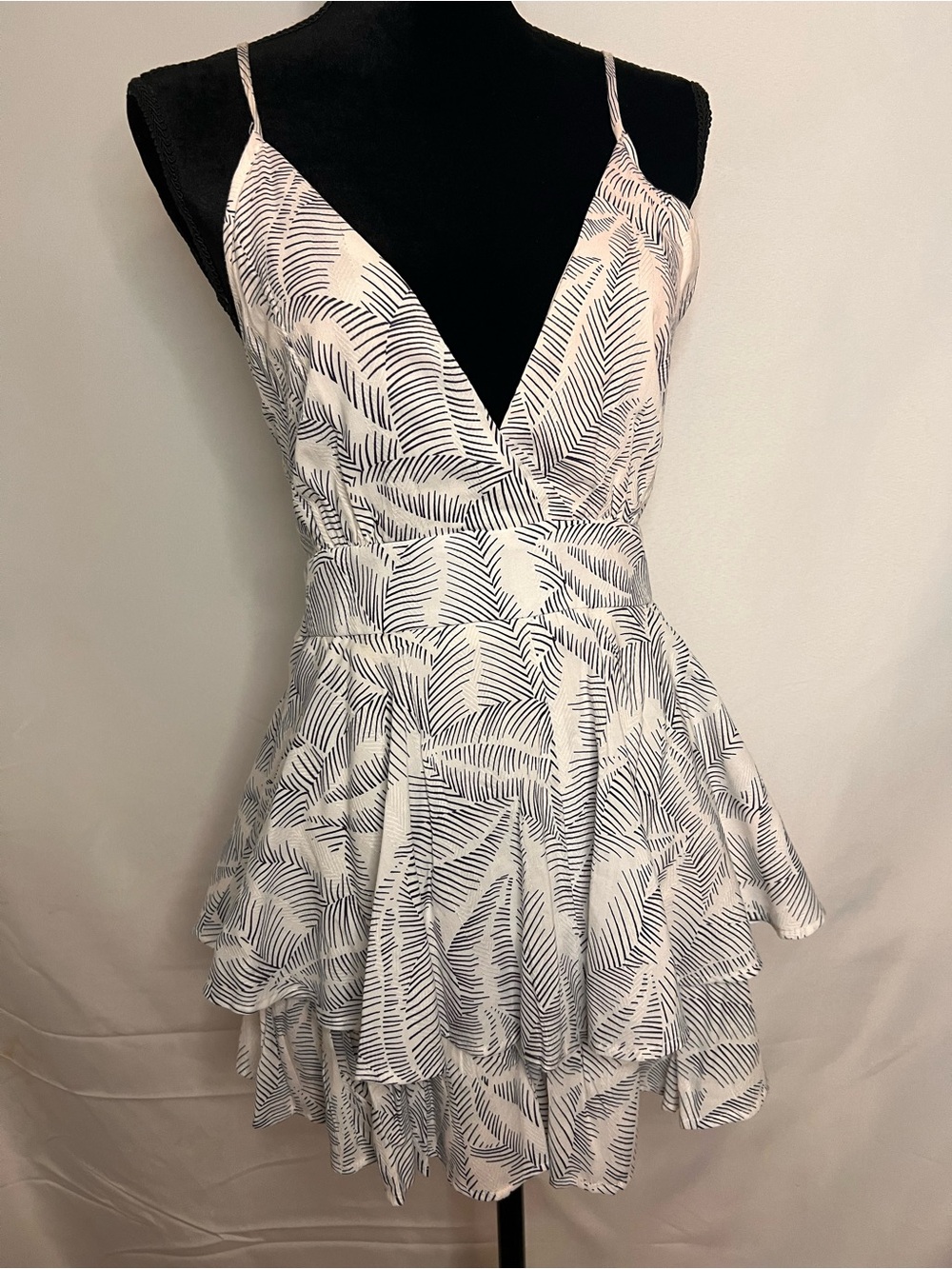 Big Waterblue Sky Palm Leaf Tiered Ruffle Romper Dress Plunge Neck Blue White, L
